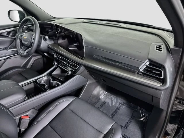 New 2027 Mosaic Black Metallic Chevrolet LT image 29