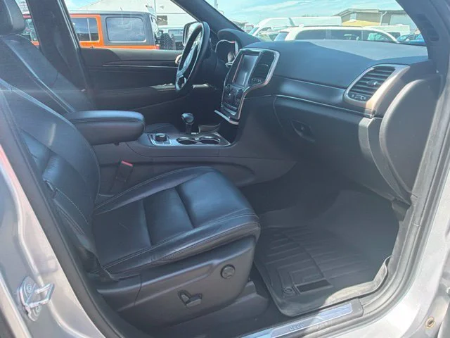 Used 2015 Billet Silver Metallic Clearcoat Jeep Limited image 9