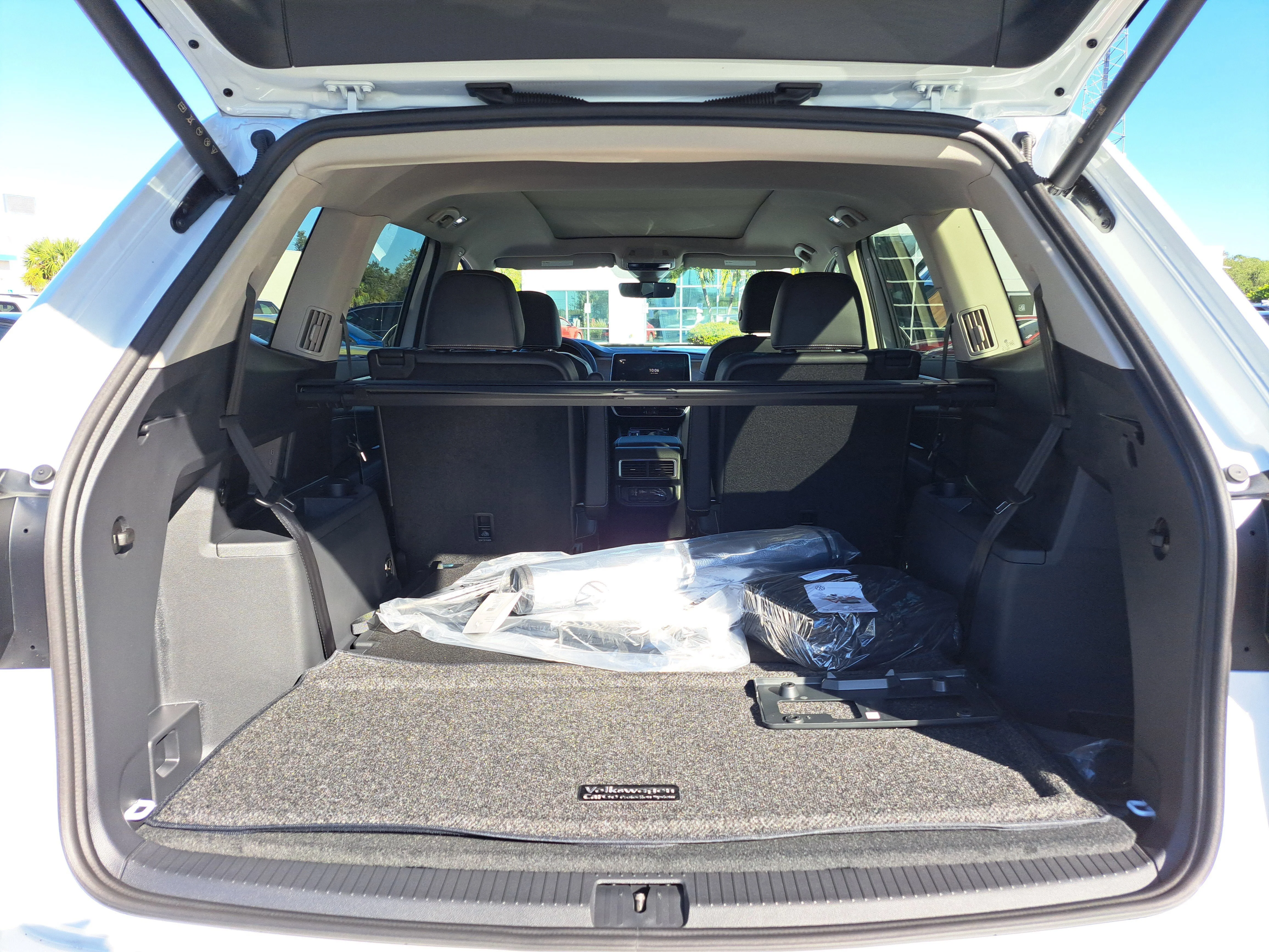 2026 Volkswagen Atlas SE w/Tech - Photo 13