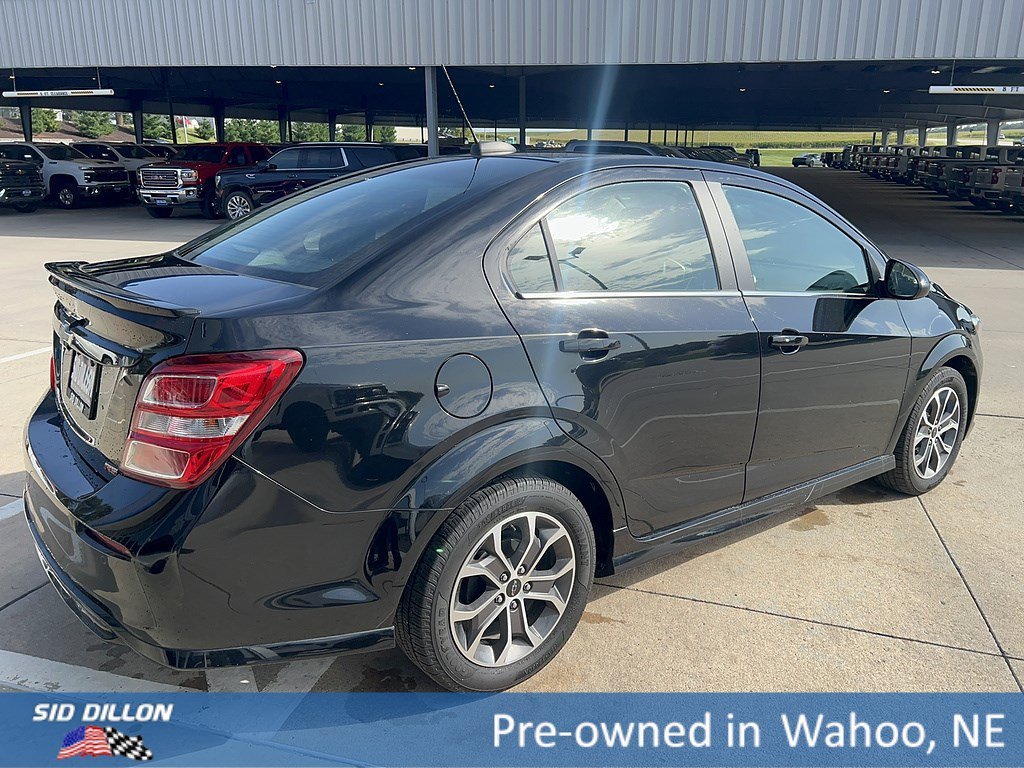 Used 2020 Mosaic Black Metallic Chevrolet LT image 5