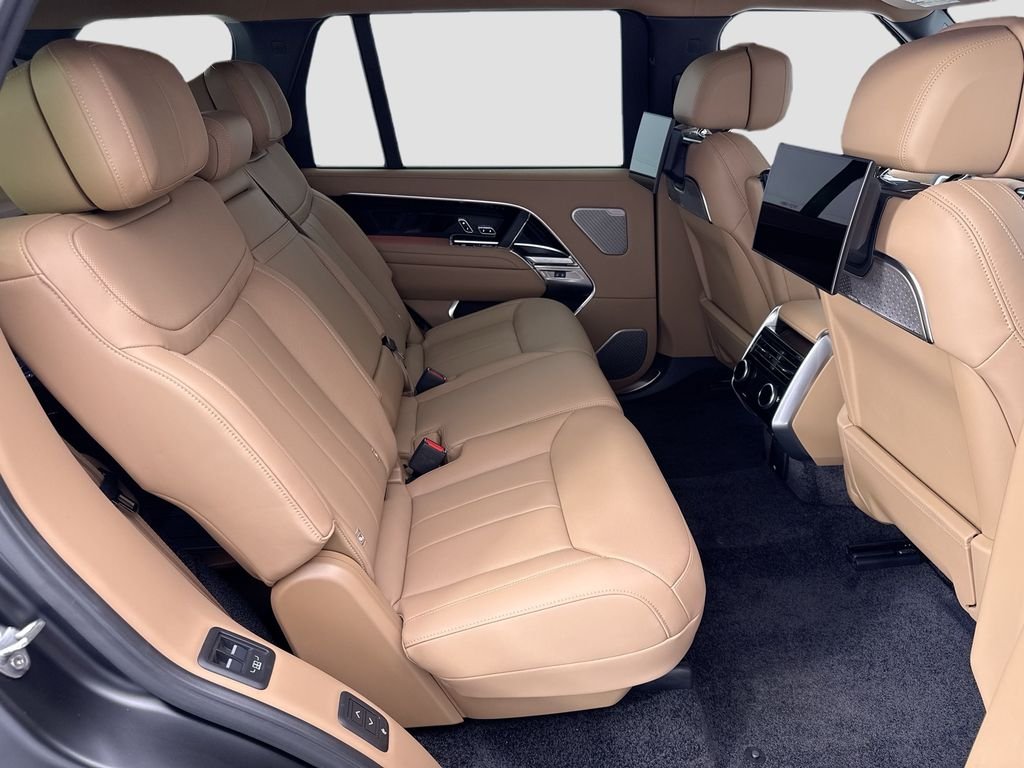 New 2026 Obsidian Black SV Bespoke Ultra Metallic Satin Land Rover Autobiography image 21