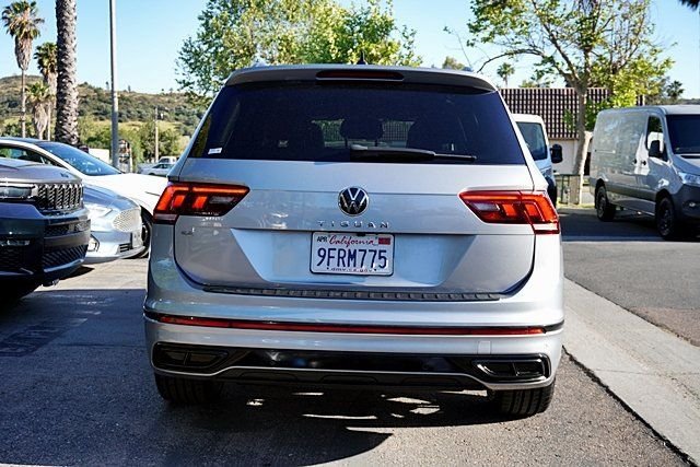 Used 2023 Silver Volkswagen 2.0T SE R-Line Black image 8