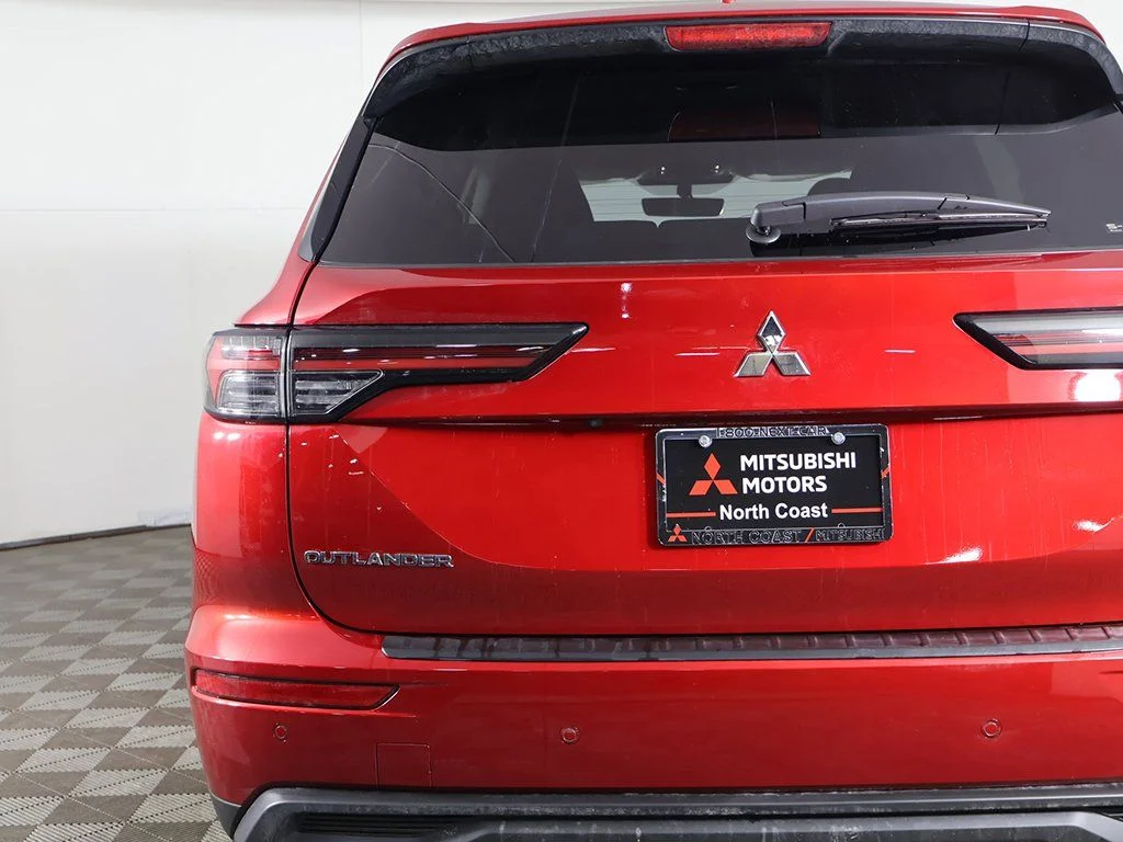 New 2026 Red Mitsubishi ES image 15