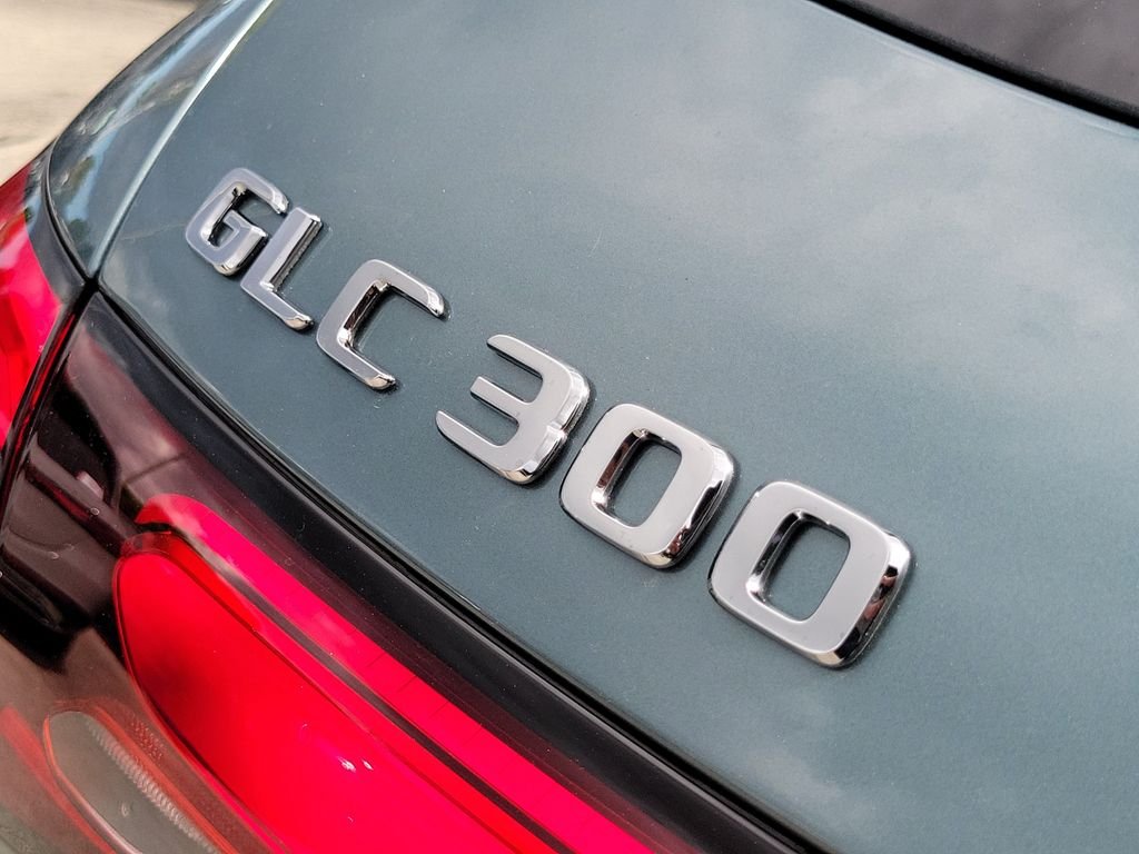 New 2027 Verde Silver Metallic Mercedes-Benz GLC 300 image 7