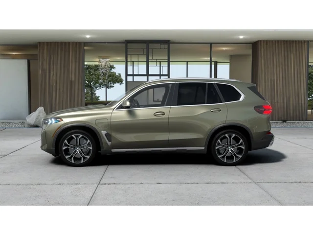 New 2026 Manhattan Green Metallic BMW xDrive50e image 4
