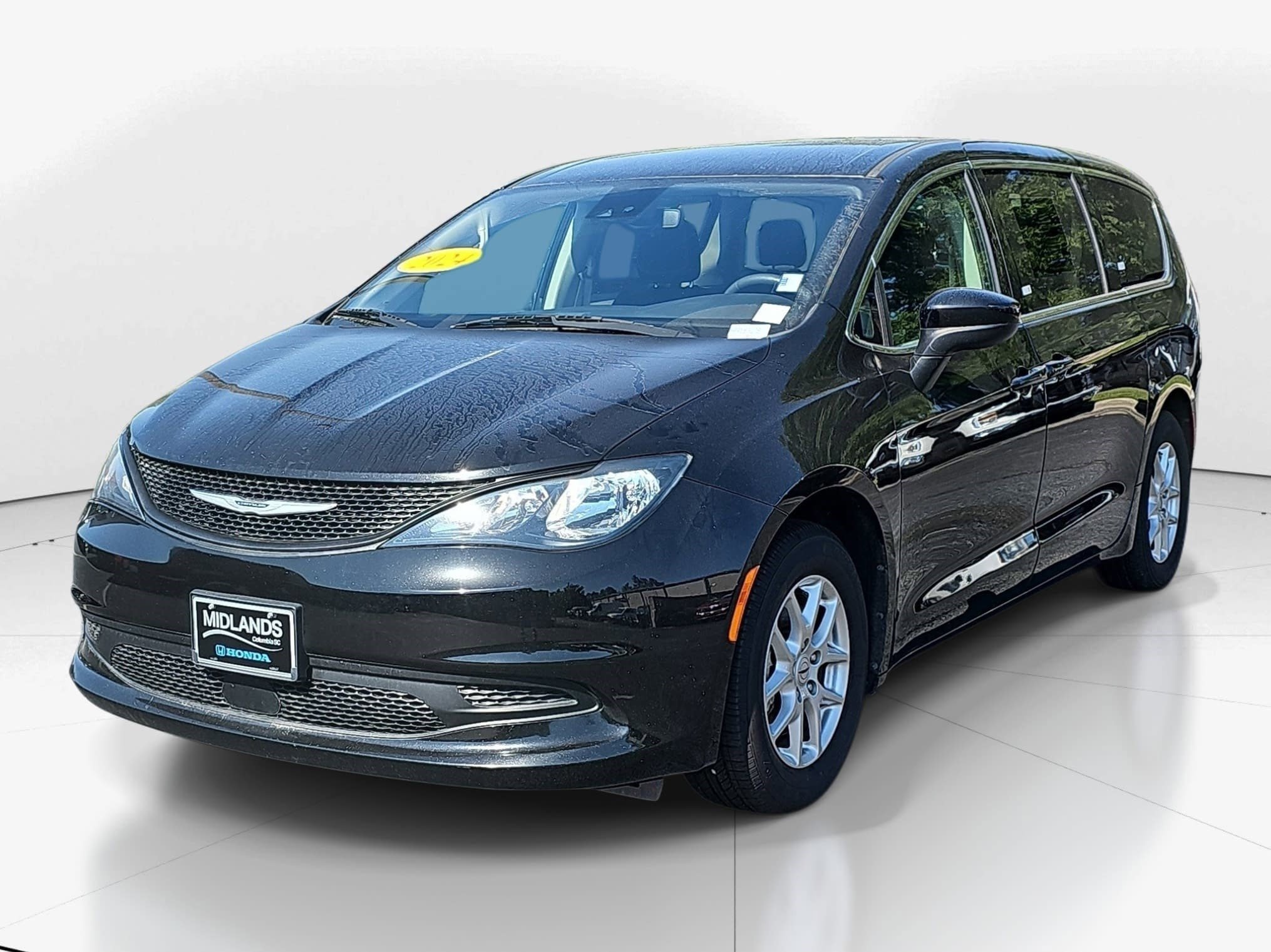 Used 2024 Diamond Black Crystal Pearlcoat Chrysler LX image 6