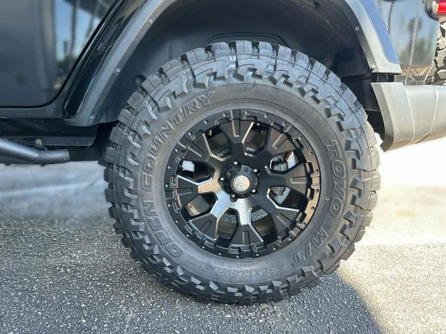 Used 2018 Black Jeep Unlimited Sahara image 10