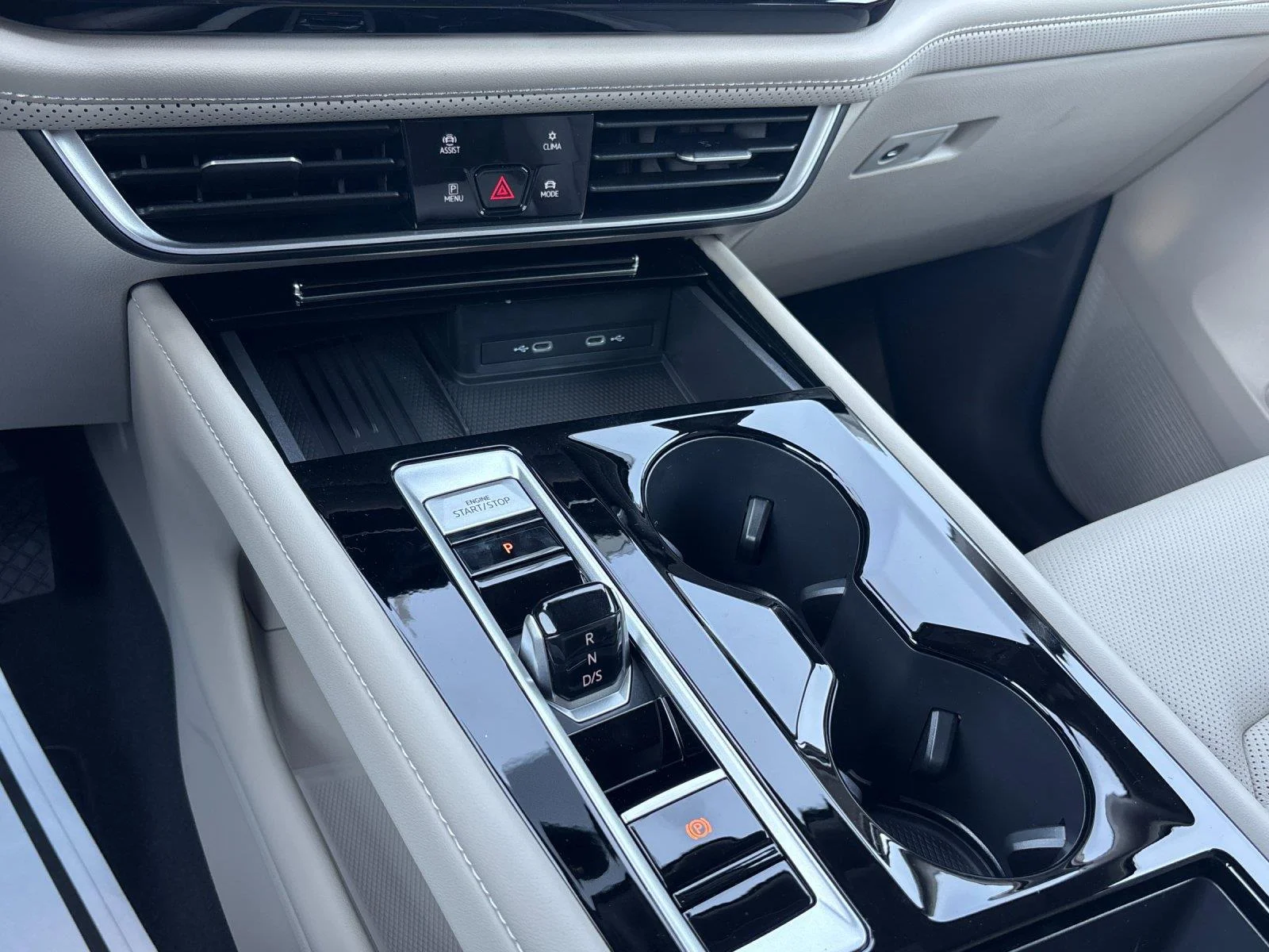 New 2026 Pure Gray Volkswagen 2.0T SE w/Technology image 26