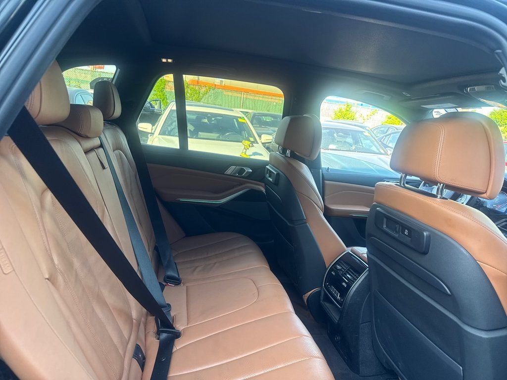 Used 2020 Black BMW xDrive50i image 20