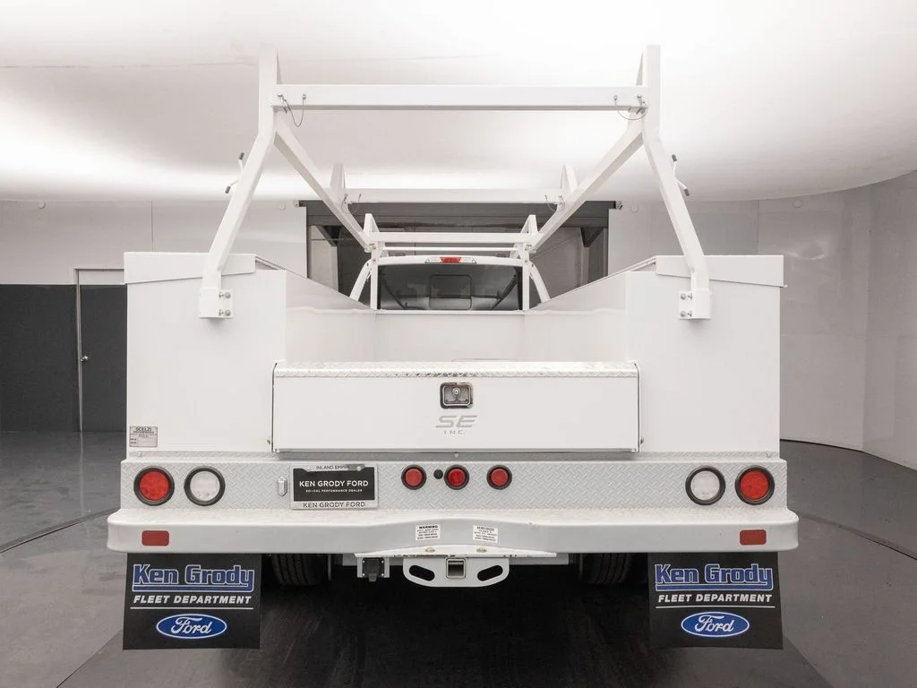 2026 Ford F-450 Super Duty Chassis Cab XL - Photo 6