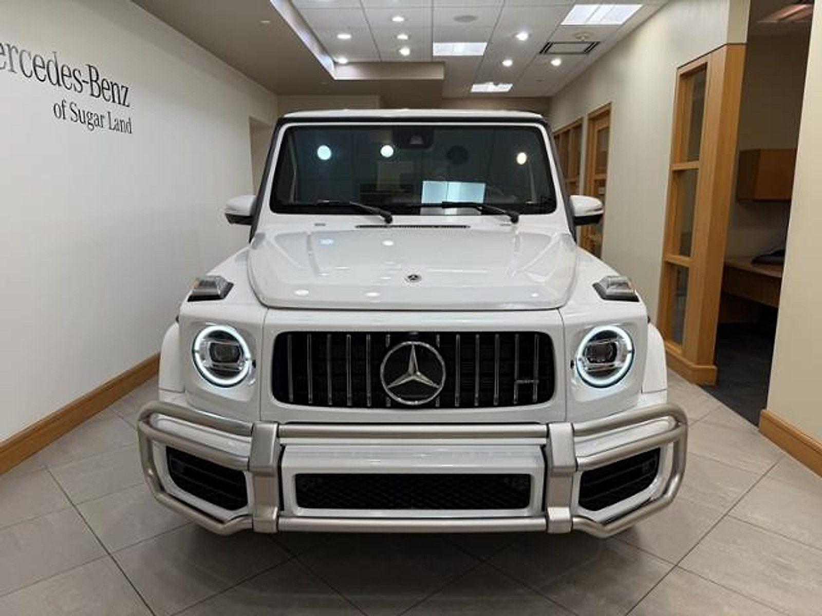 Certified Used 2024 MANUFAKTUR Moonlight White Metallic Mercedes-Benz 4MATIC® image 2
