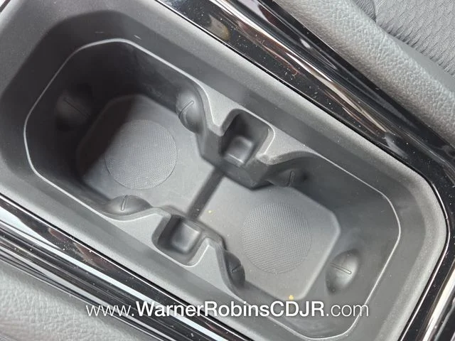 New 2026 Bright White Clearcoat Jeep Latitude image 23