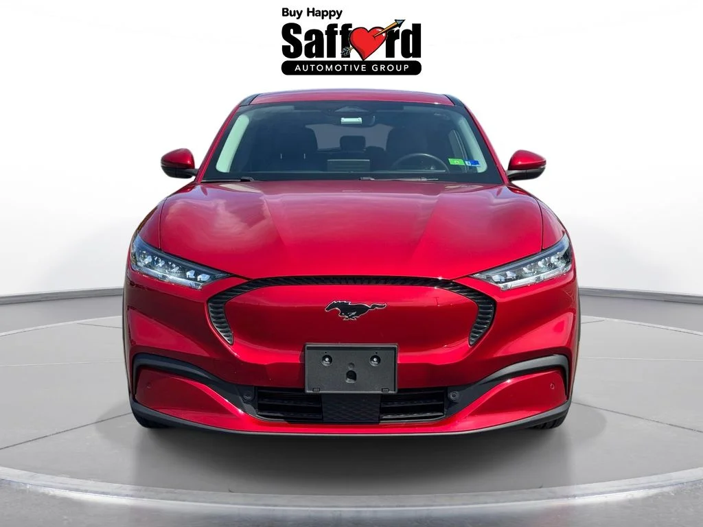 Used 2022 Red Ford Select image 8