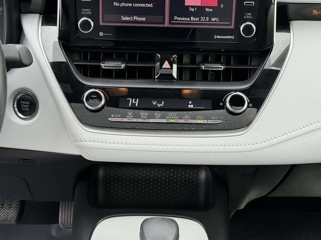 Used 2021 White Toyota SE image 21