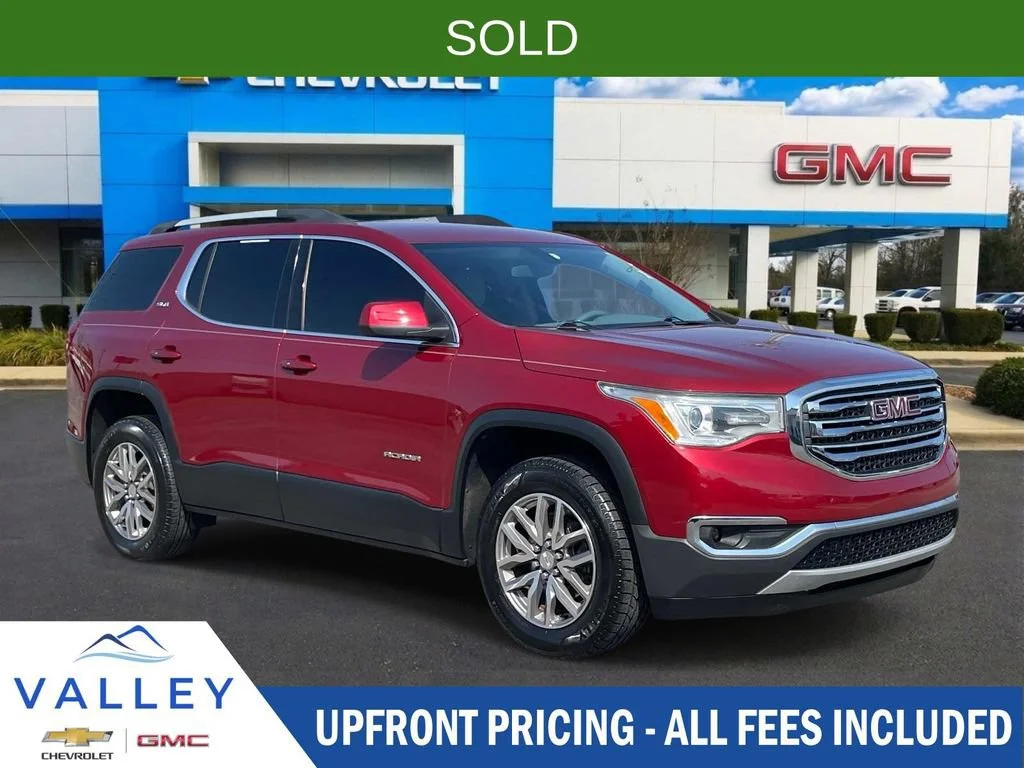 Used 2019 RED QUARTZ TINTCOAT GMC SLE image 1