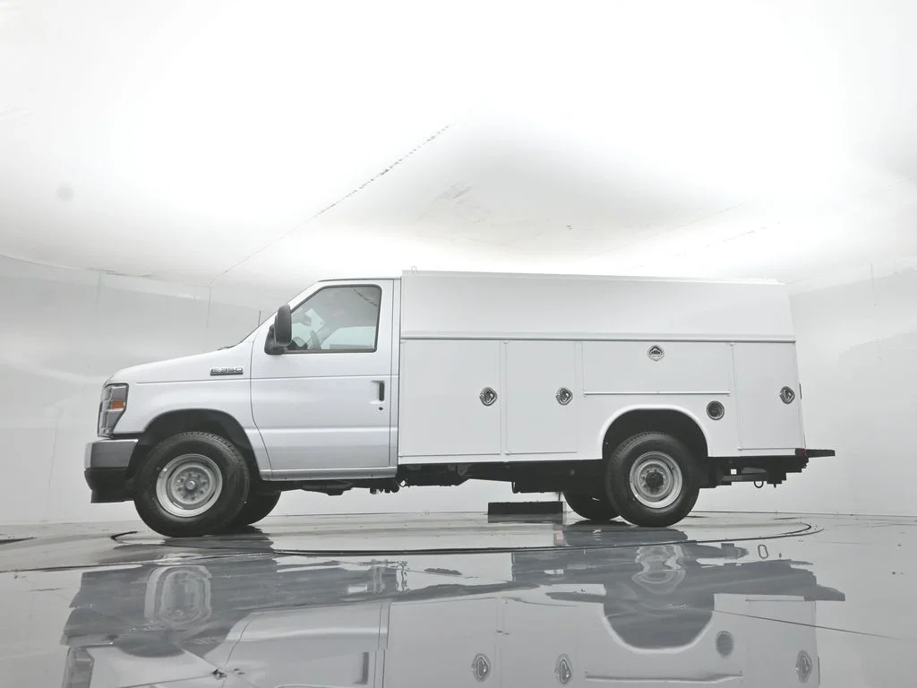 New 2026 White Ford Base image 51