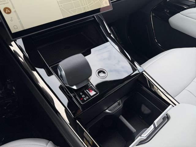 New 2026 Santorini Black Land Rover SE image 24