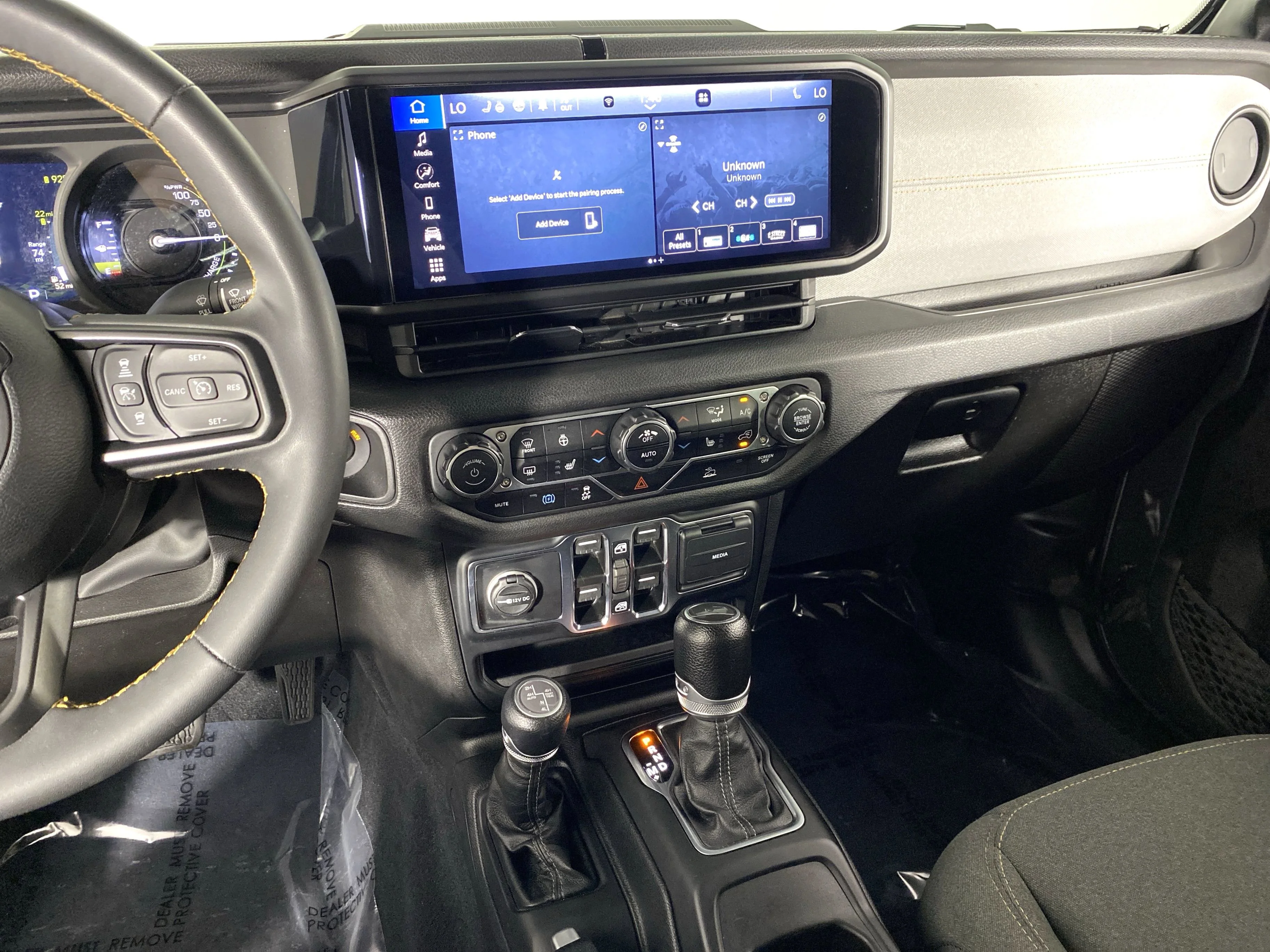 Used 2024 Granite Crystal Metallic Clearcoat Jeep Sport S image 28