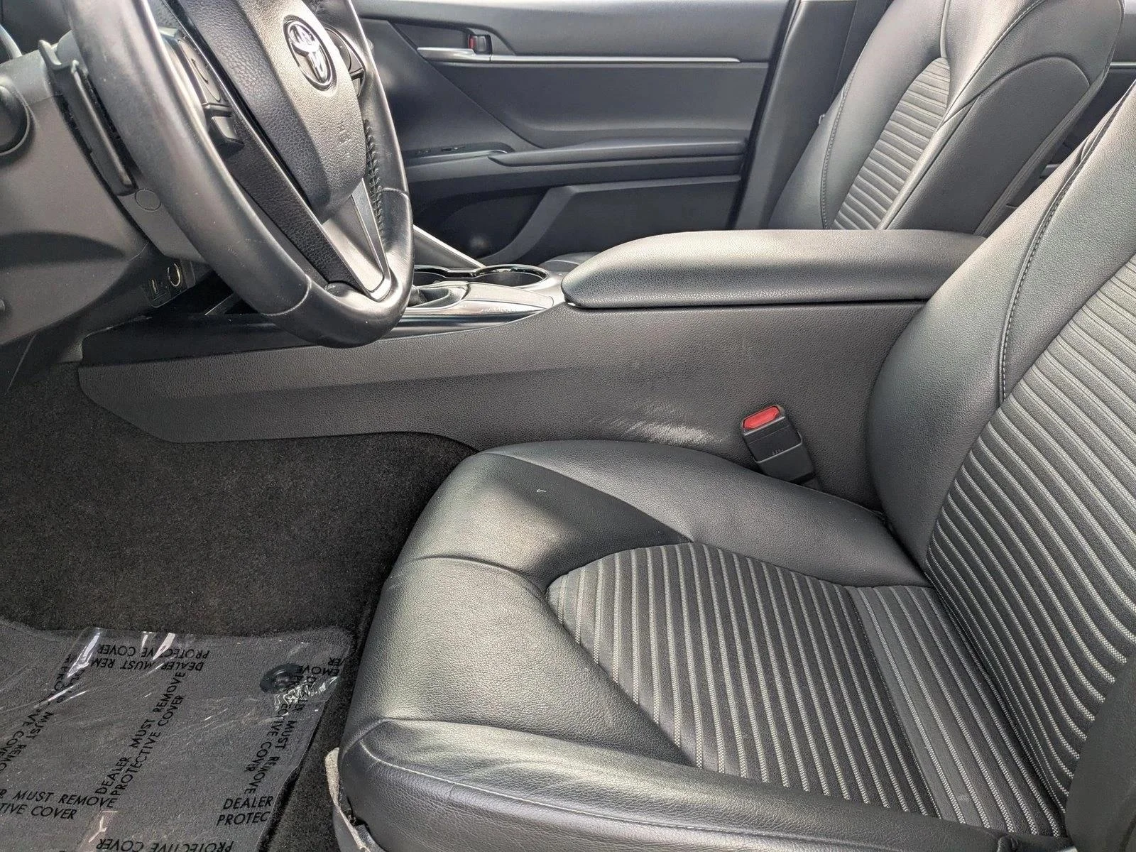 Used 2018 Galactic Aqua Mica Toyota SE image 15