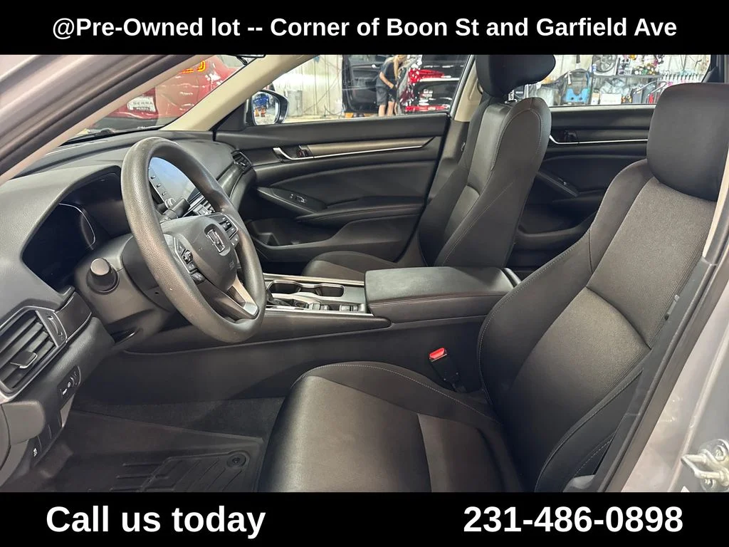 Used 2021  Honda LX image 13