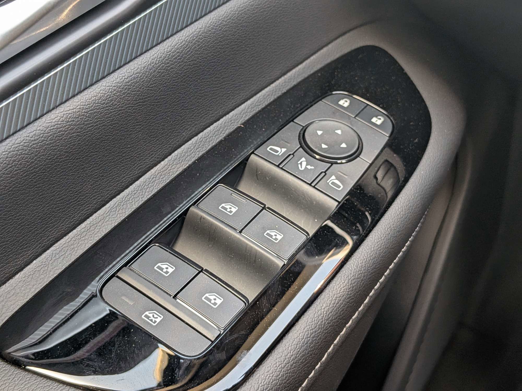 New 2026 Gray Nissan Platinum image 27
