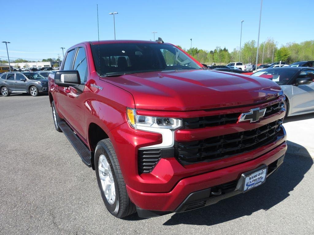 Used 2022 Cherry Red Chevrolet RST image 4