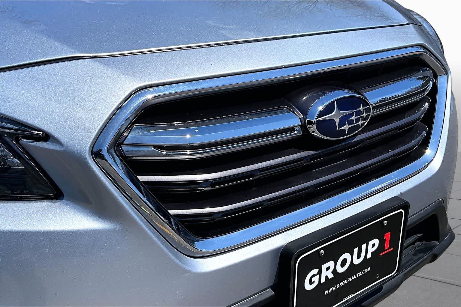 Used 2018 Ice Silver Metallic Subaru Limited image 31