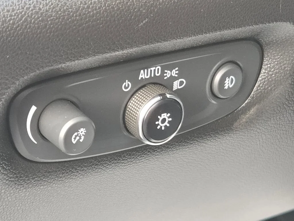 Used 2019 Satin Steel Metallic Chevrolet LT Cloth image 32