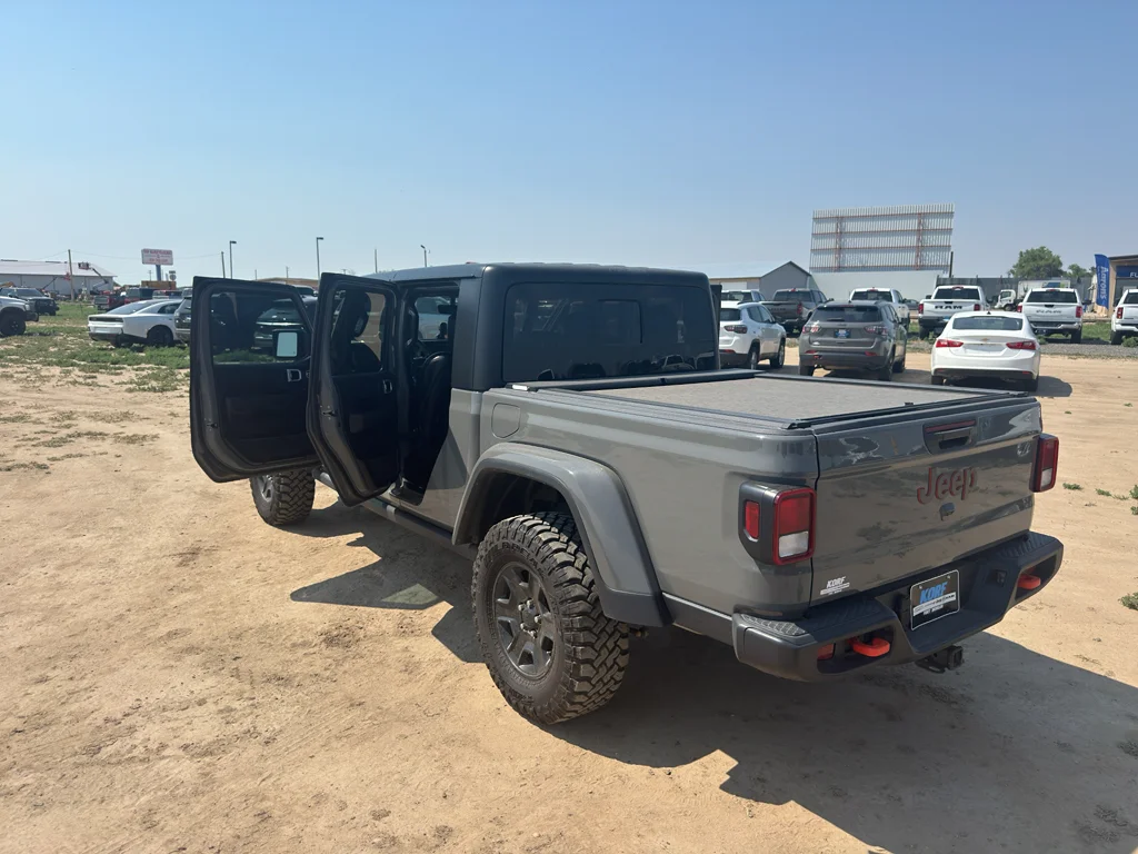 Used 2022 Sting-Gray Clearcoat Jeep Mojave image 25