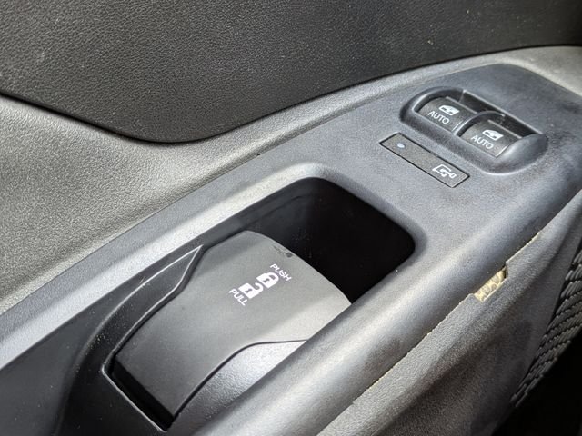 Used 2015 Silver Ram SLT image 23