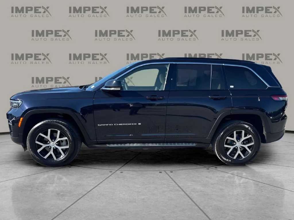 Used 2025 Black Jeep Limited image 2