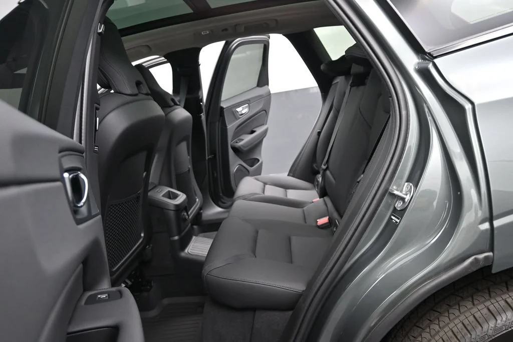 New 2027 Forest Lake Volvo T8 Plus image 12