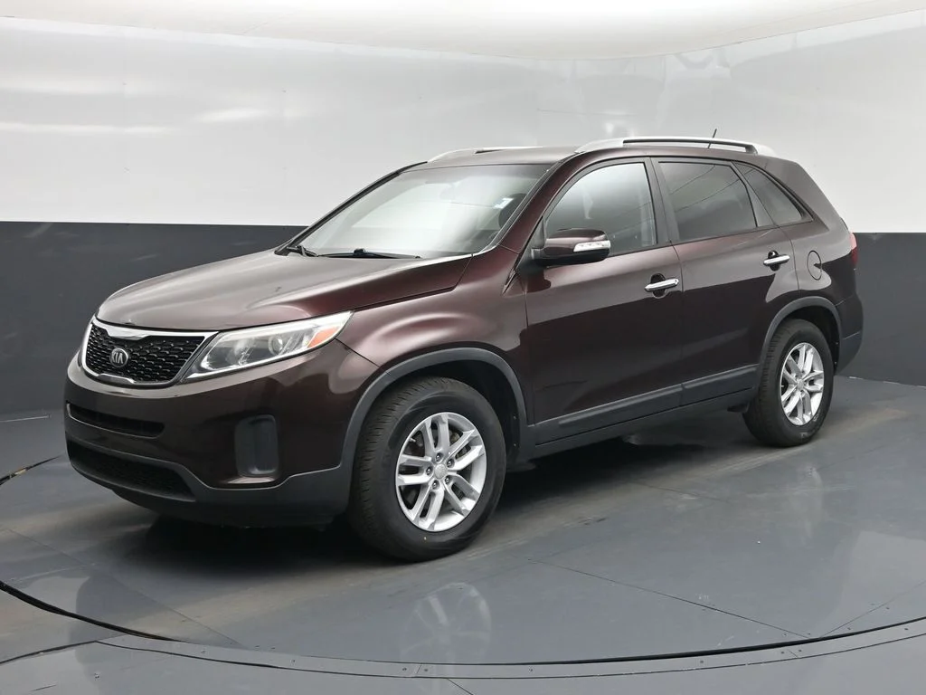 Used 2015 Red Kia LX image 9