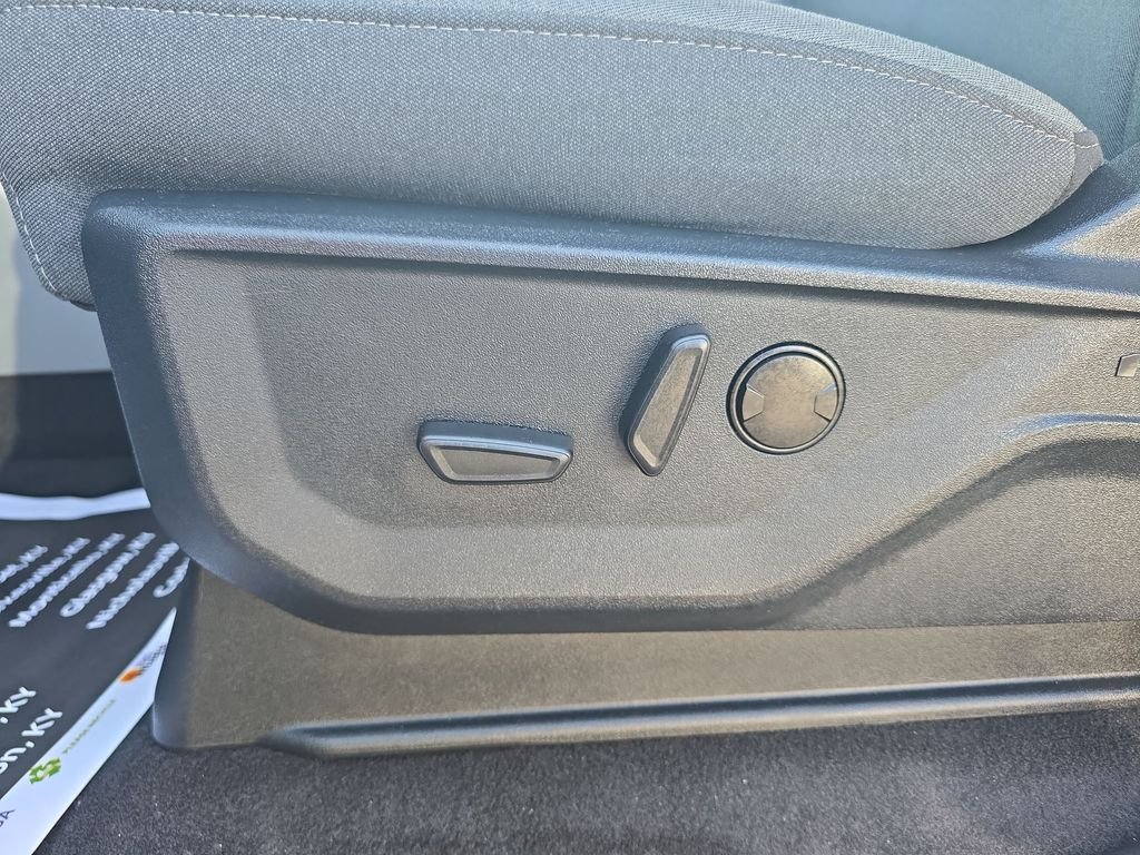Used 2023 Gray Ford XLT image 12