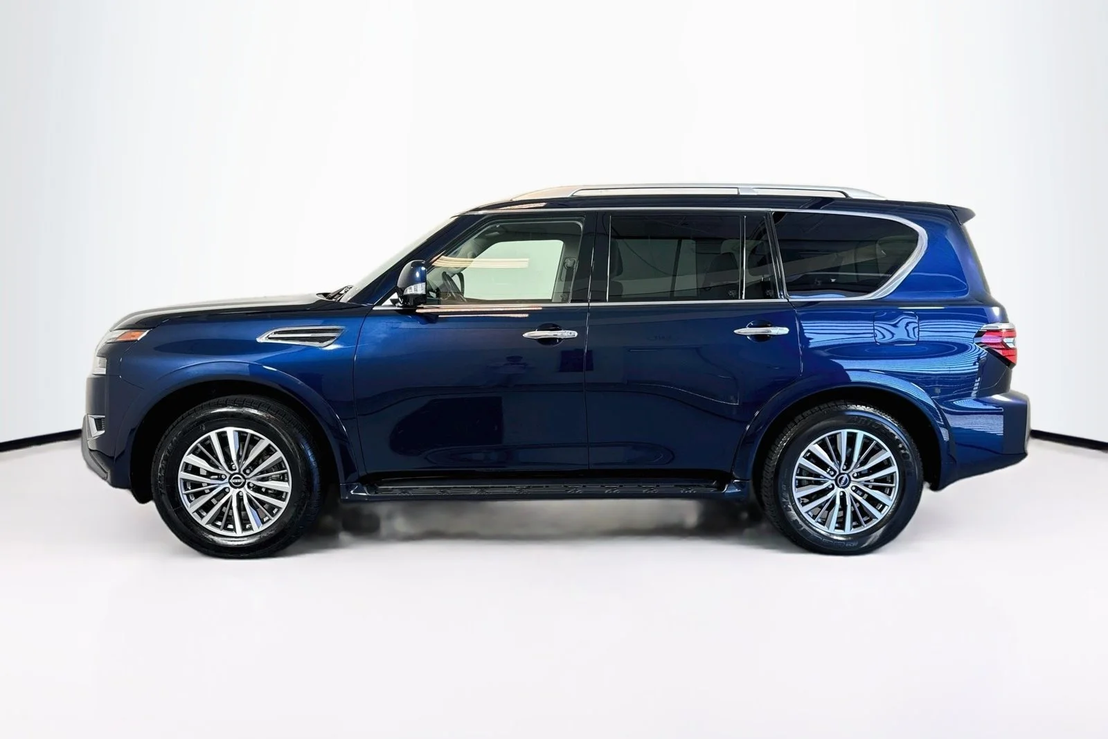 Used 2024 Hermosa Blue Pearl Nissan SL image 8