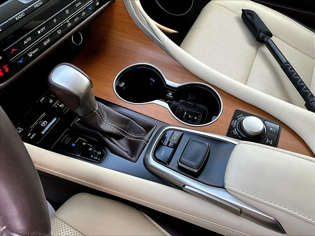 Used 2018 Mica Lexus 350 image 22