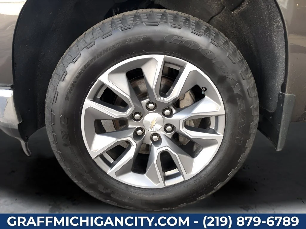 Used 2022 OXFORD BROWN METALLIC Chevrolet LT image 36