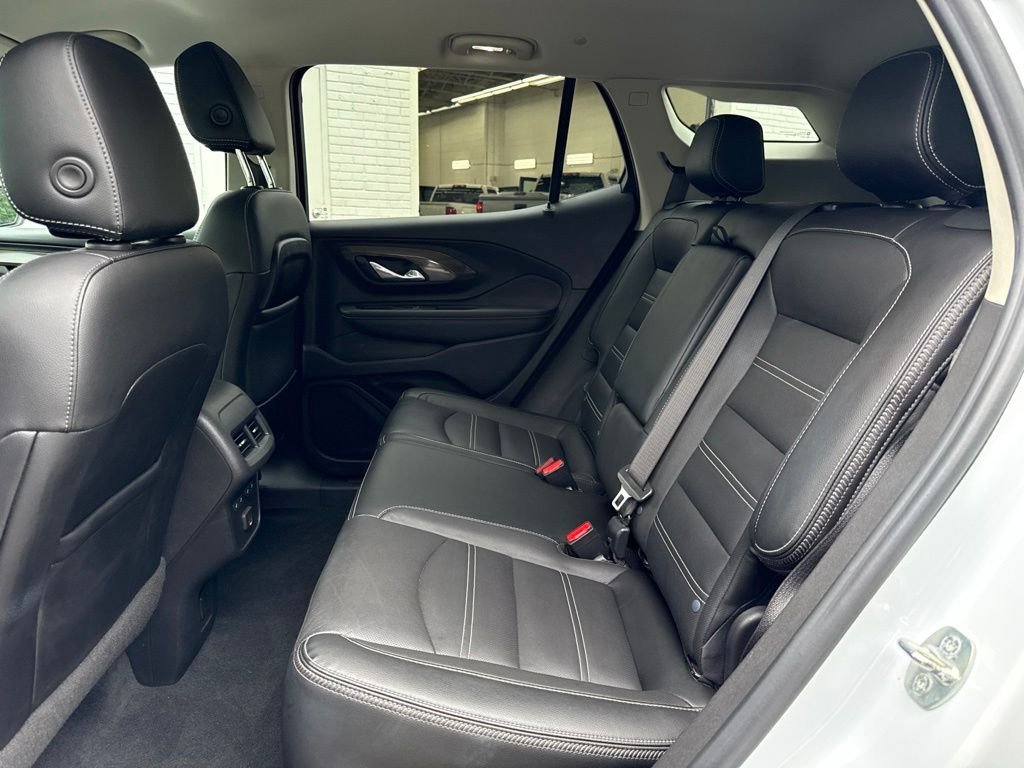 Used 2022 White GMC Denali image 12