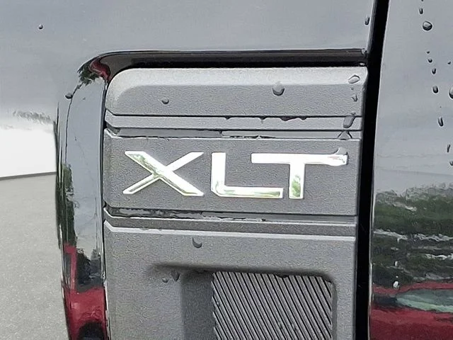 New 2026 Shadow Black Ford XLT image 15