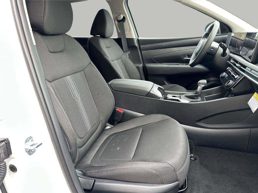 New 2026 White Pearl Hyundai SEL FWD image 26