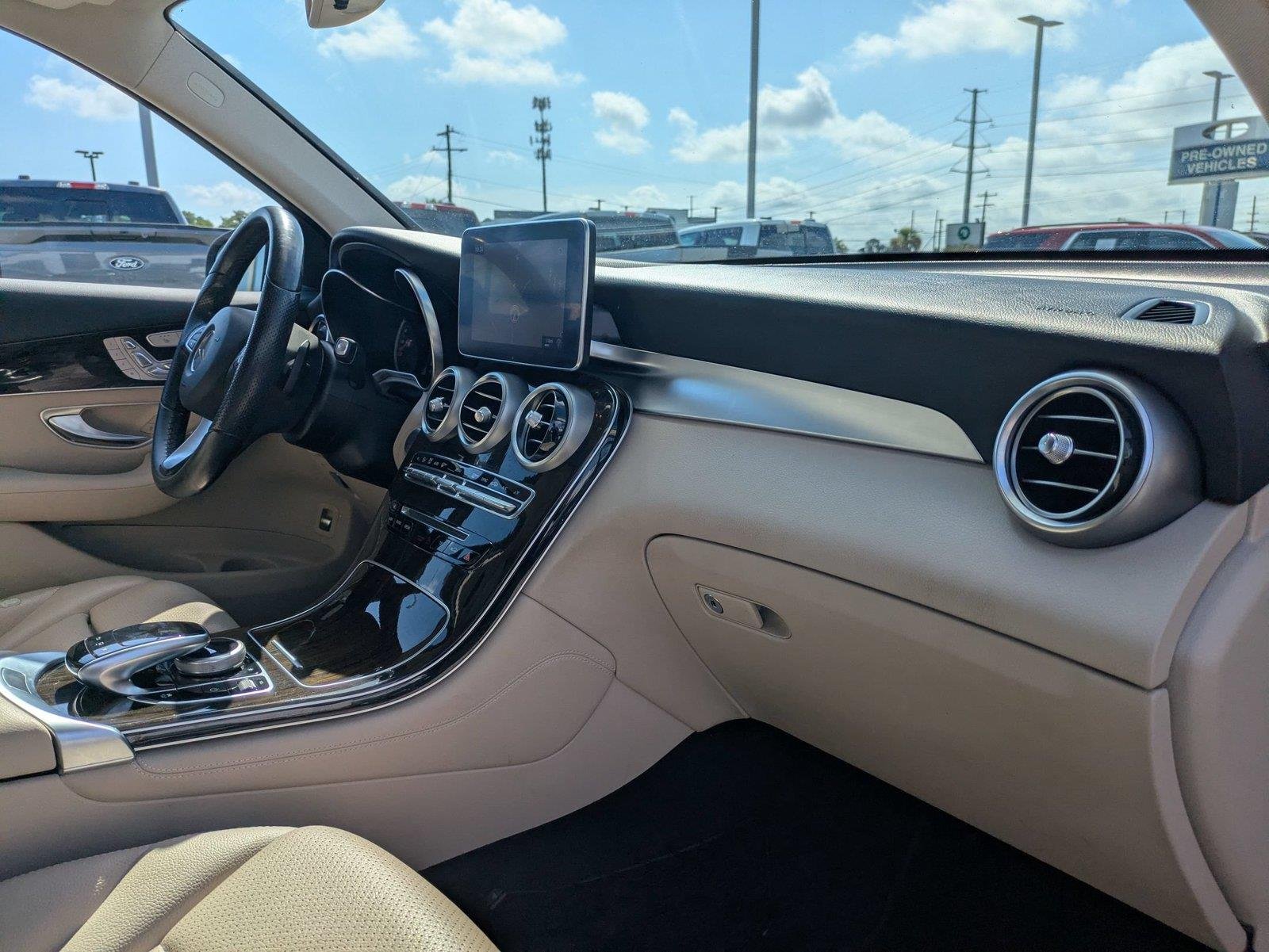 Used 2016 Lunar Blue Metallic Mercedes-Benz GLC 300 image 37