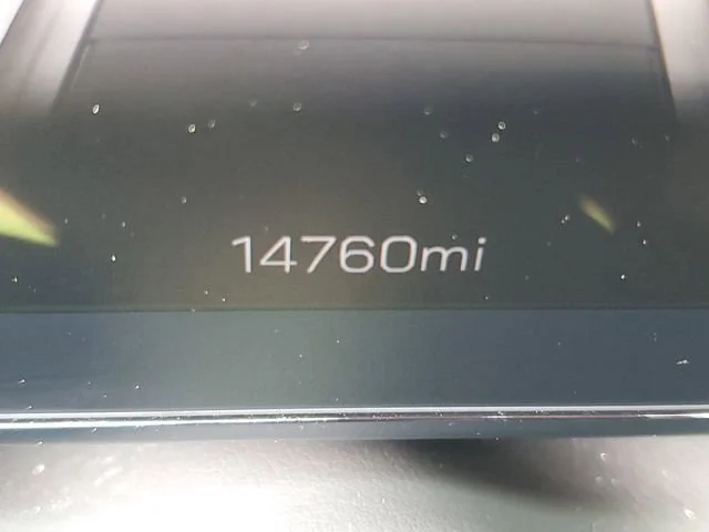 Used 2025 White Frost Tricoat GMC Denali Ultimate image 15