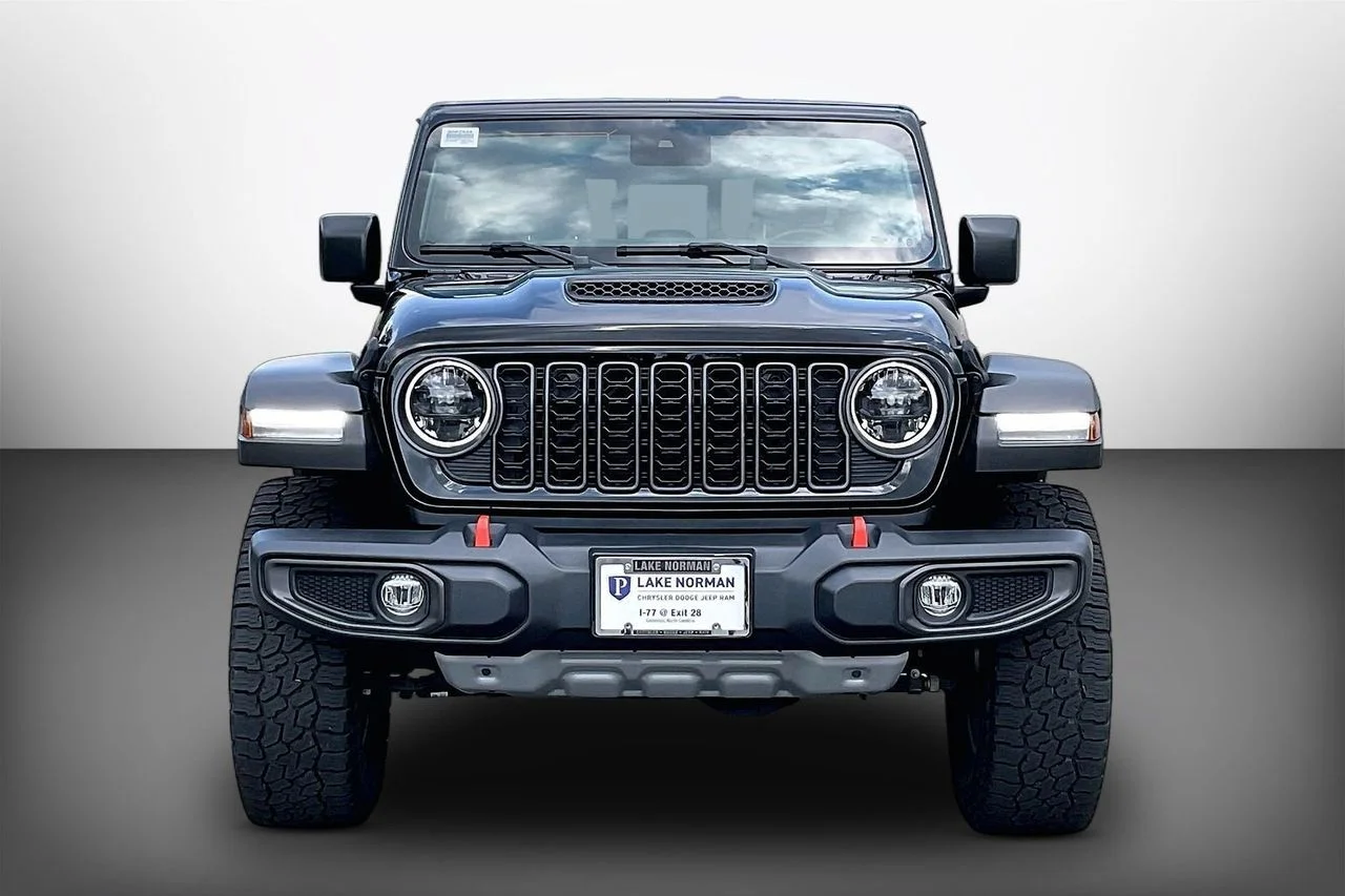 Certified Used 2024 Black Jeep Mojave image 3
