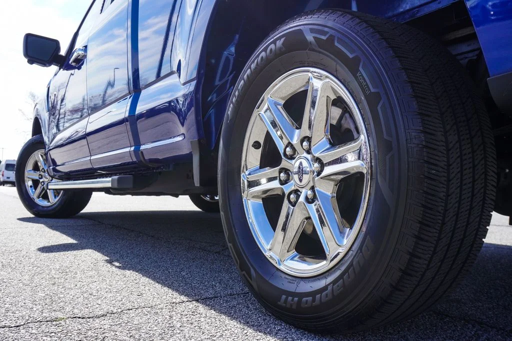 Used 2024 Blue Ford XLT image 37