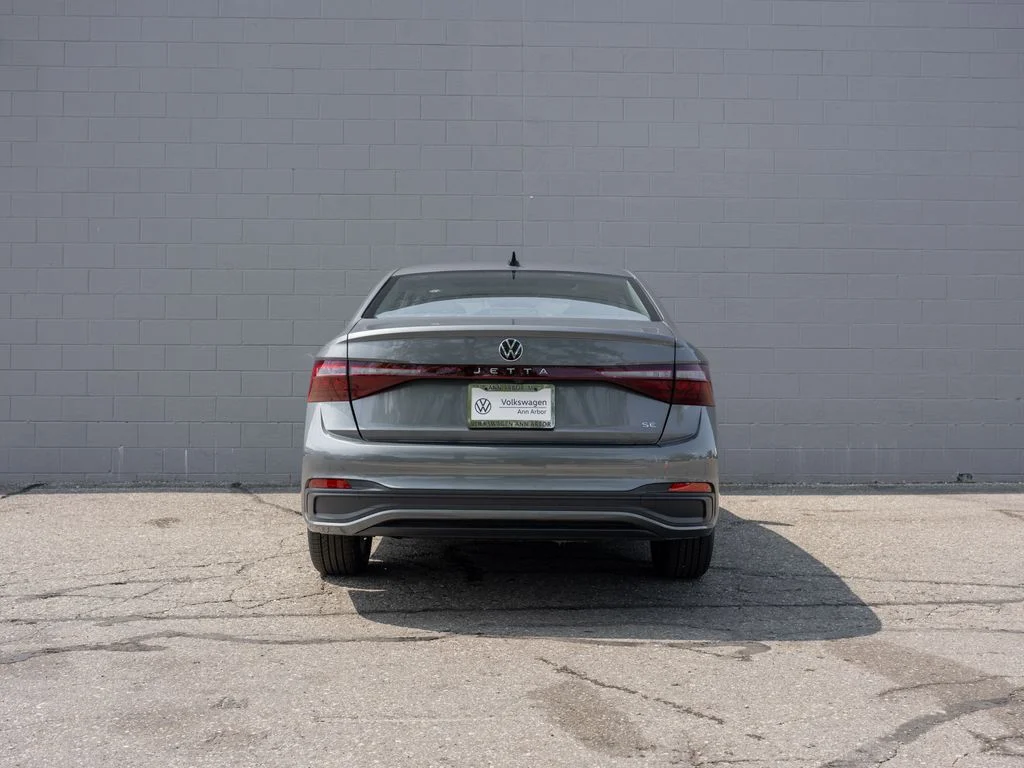 New 2026 Platinum Gray Metallic Volkswagen 1.5T SE image 5