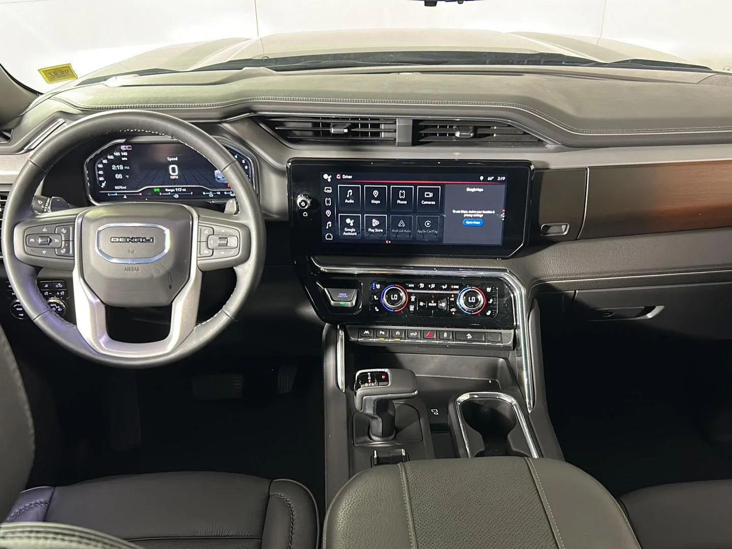 Used 2025 Onyx Black GMC Denali image 37