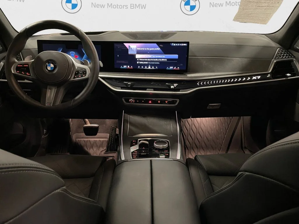 Used 2025 Black Sapphire Metallic BMW xDrive40i image 10