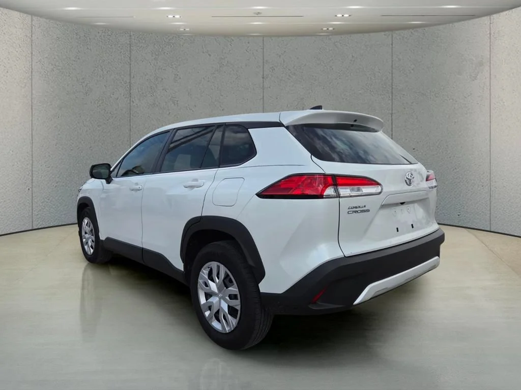 Used 2025 Pearl Toyota L image 7