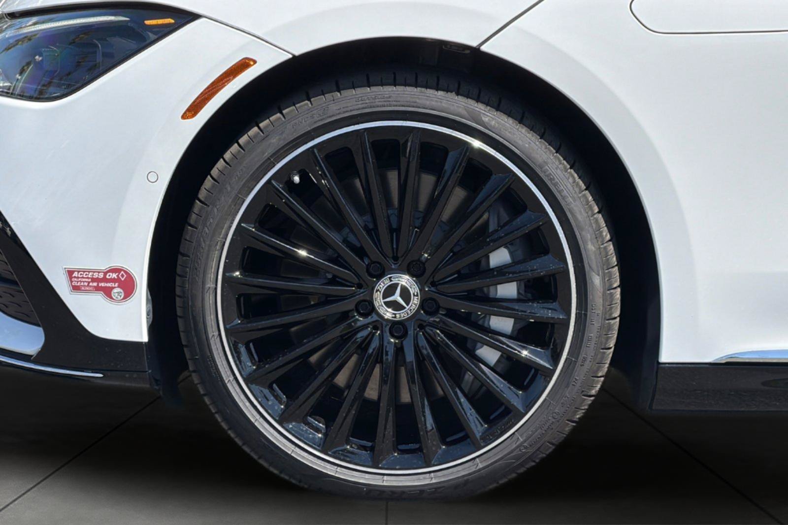Certified Used 2023 White/off-white Mercedes-Benz 500 Sedan image 5