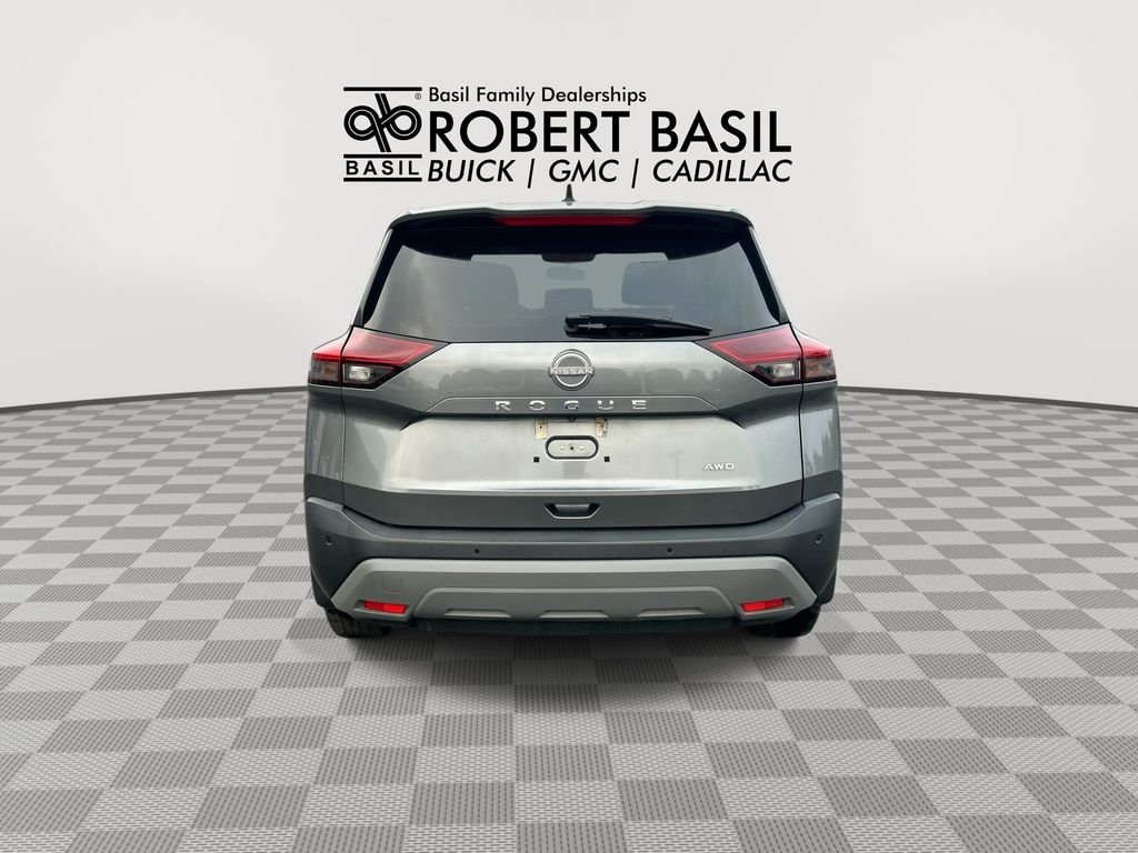 Used 2023 Gray Nissan S image 7
